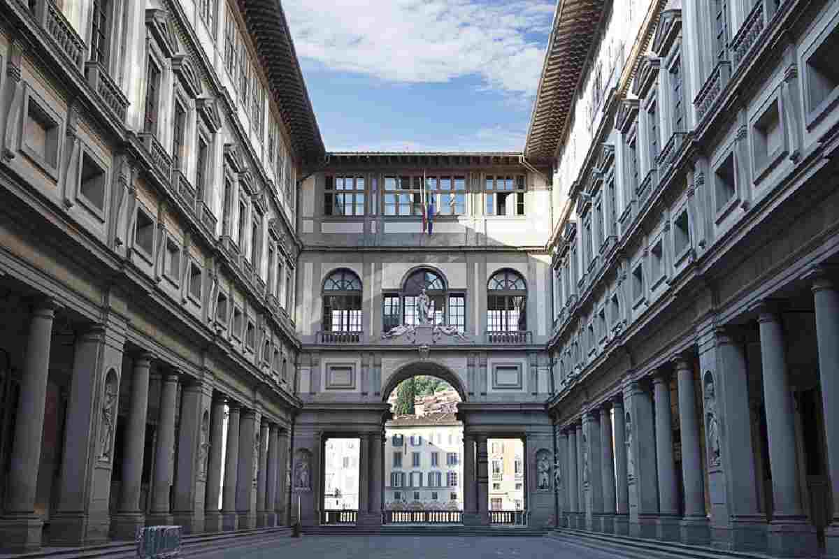 Edificio con colonne fiorentino