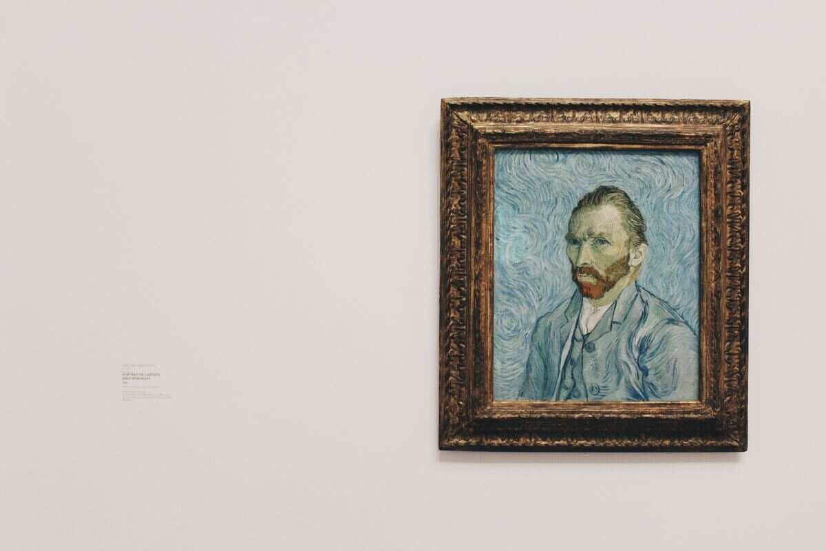 ritratto Van Gogh appeso alla parete