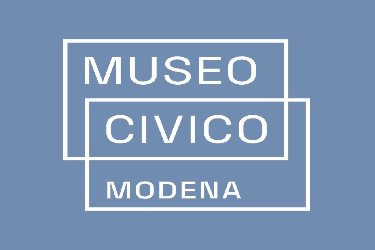 Le sale Campori e Sernicoli si trovano nel Museo Civico di Modena. Nella foto: il logo del museo